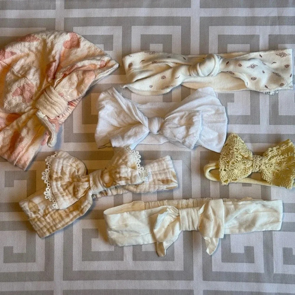 Baby Girls The Cream Team Assorted Bows + Bonus Hat - Picture 1 of 4